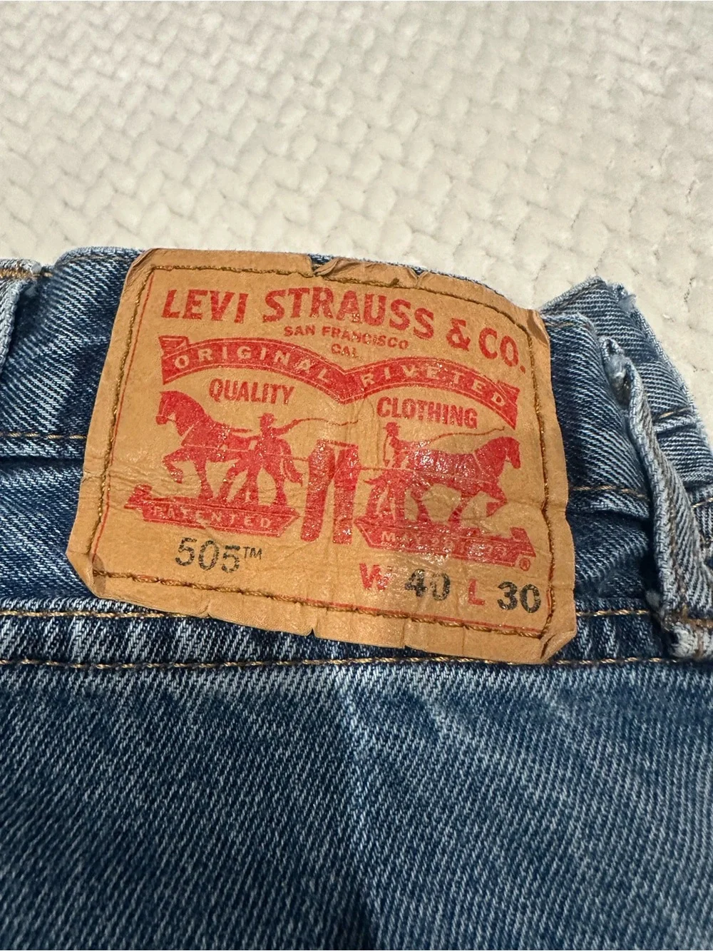 Levi's Straight Leg Jeans in Faded Blue